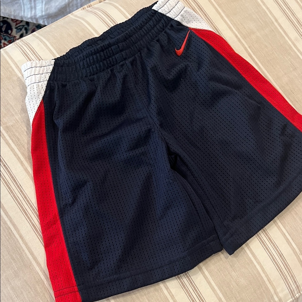 Like new size 2t Nike Black and Red Athletic Shorts Lightweight Breathable - Picture 3 of 6